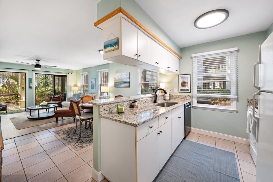 Condo, 2 Bedrooms | Private kitchen | Coffee/tea maker, fridge, oven, toaster