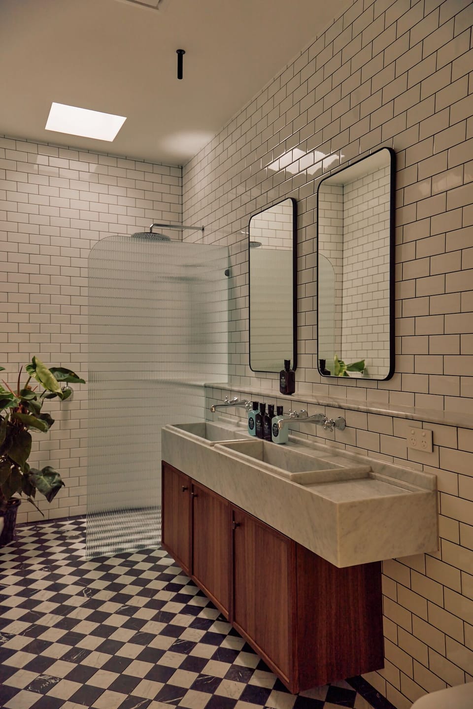 Mucca Suite - Double Bathroom with Leif Product (1)