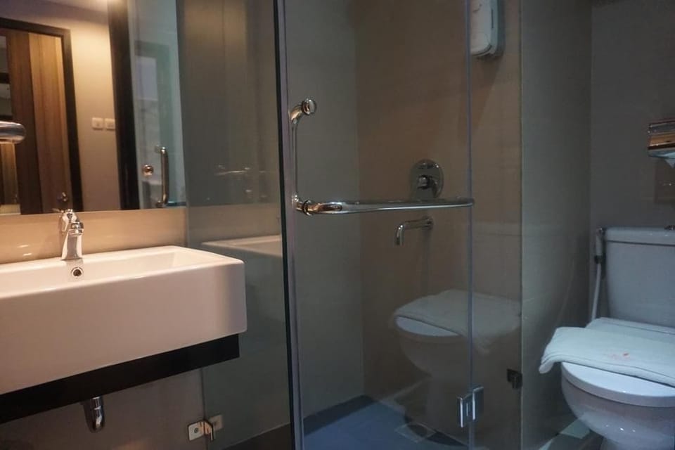 Shower, towels, soap, shampoo