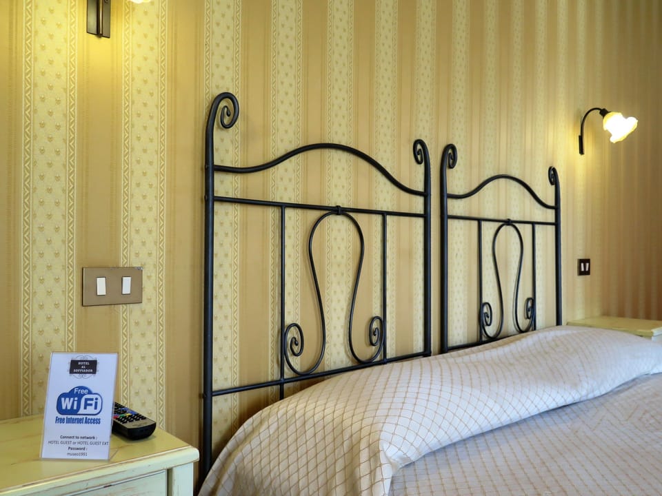 Superior Double or Twin Room | Down comforters, desk, free WiFi