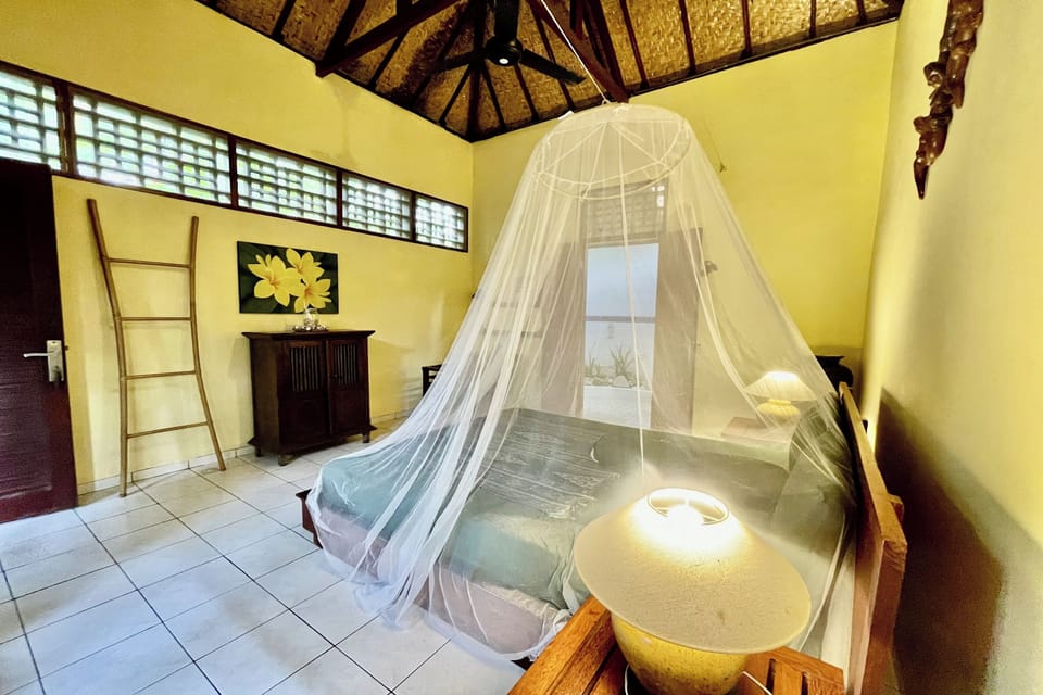 Double Room | Desk, WiFi (free), bed sheets