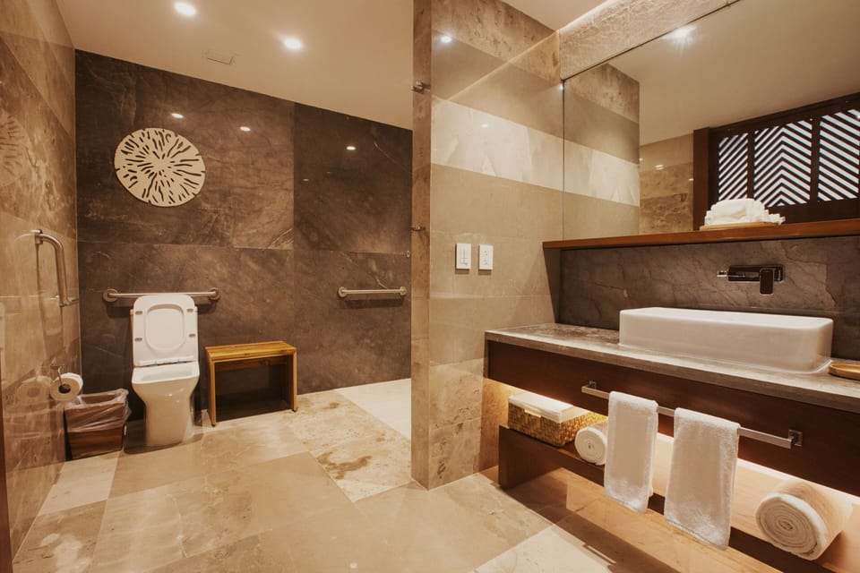 Shower, free toiletries, hair dryer, towels