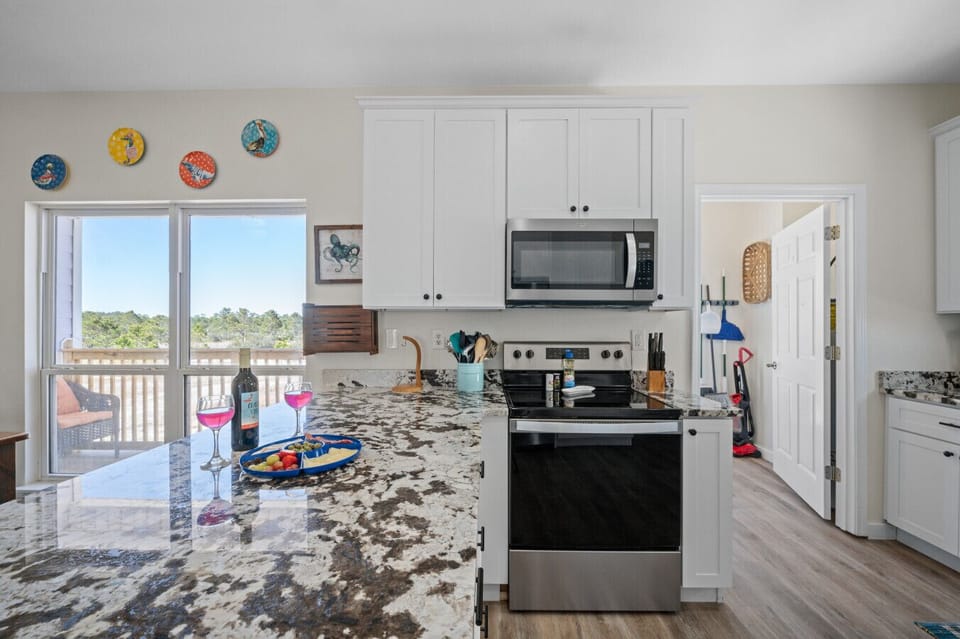Fully Stocked Kitchen