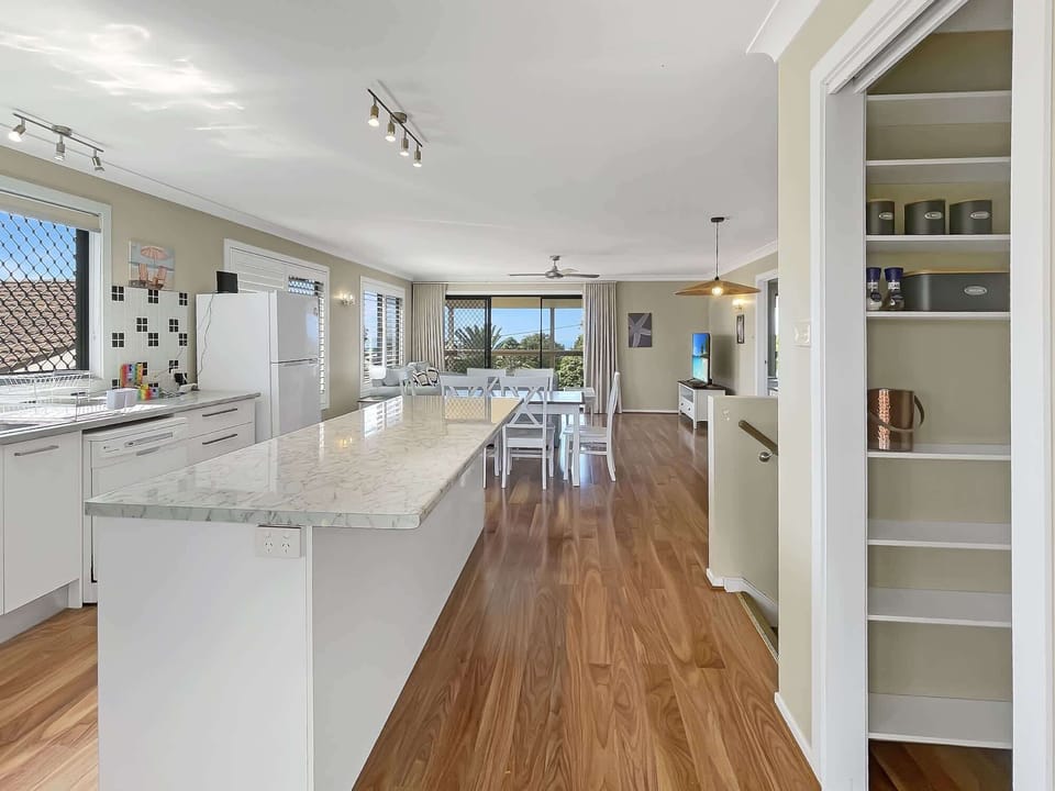 Kitchen/Dining Area