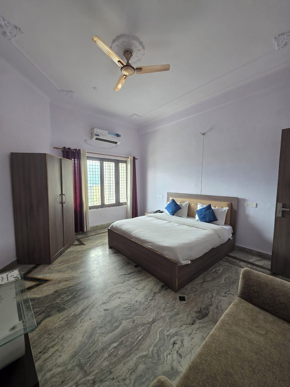 Deluxe Double Room, Valley View | Laptop workspace
