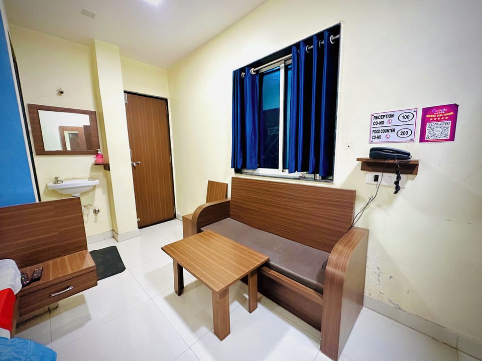 Classic Double Room, Balcony, Mountain View | Room amenity