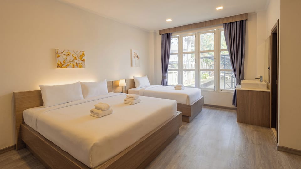 Deluxe Triple Room | Free WiFi, bed sheets