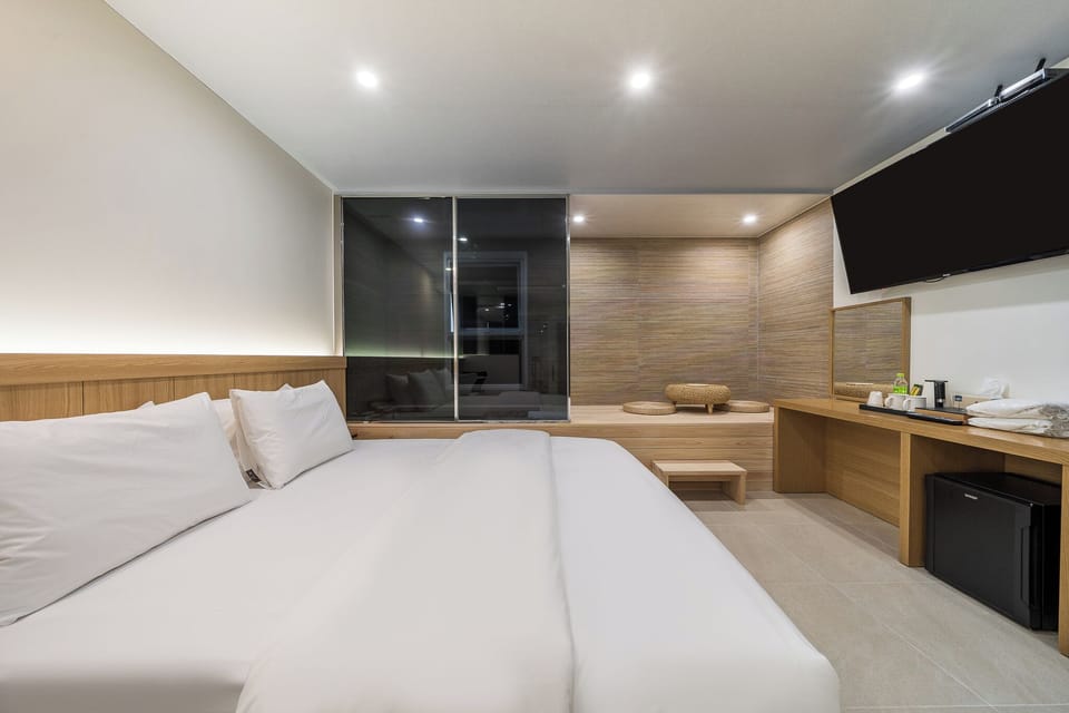 Pyeonbaek | Individually decorated, individually furnished, free WiFi