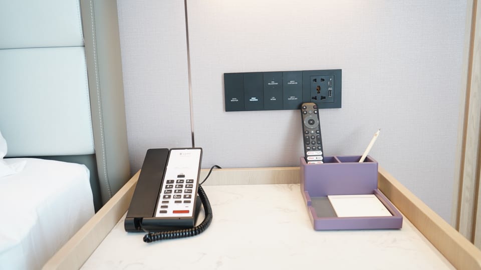 Standard Room, Non Smoking | Premium bedding, pillowtop beds, minibar, in-room safe