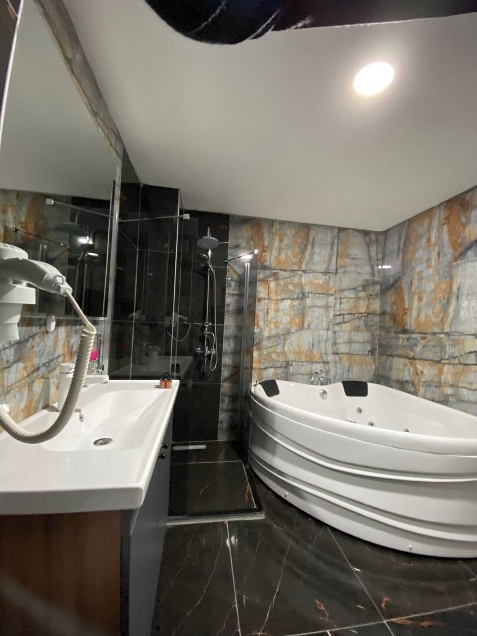 Elite Room | Bathroom | Hair dryer, slippers