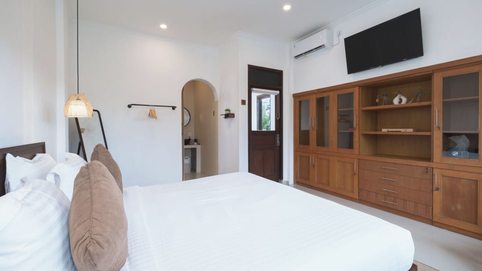Villa, Pool View | 2 bedrooms, desk, laptop workspace, free WiFi
