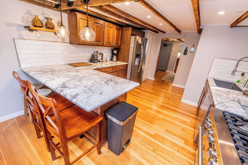 Updated kitchen with all major appliances
