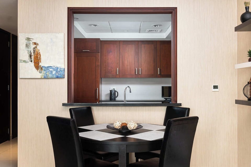 Apartment, Balcony | In-room dining