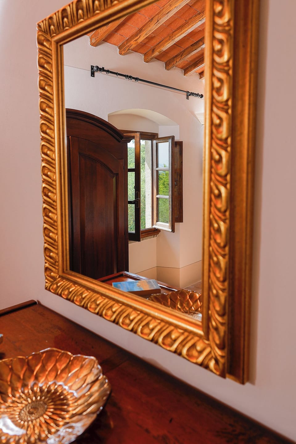 5 bedrooms, iron/ironing board, WiFi (free)