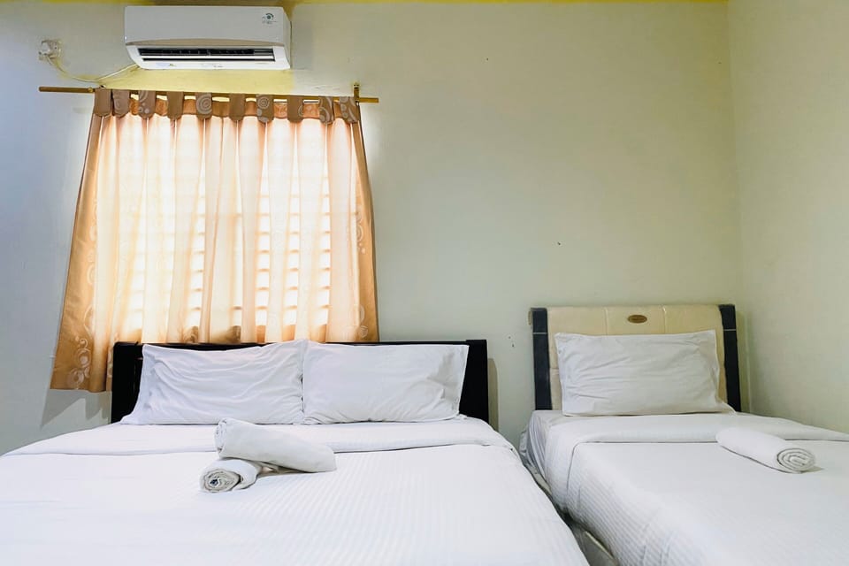 Family Suite | Premium bedding, WiFi (free), bed sheets