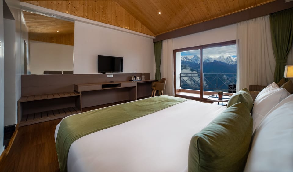 Premium Room, Balcony, Valley View | Desk, soundproofing, bed sheets