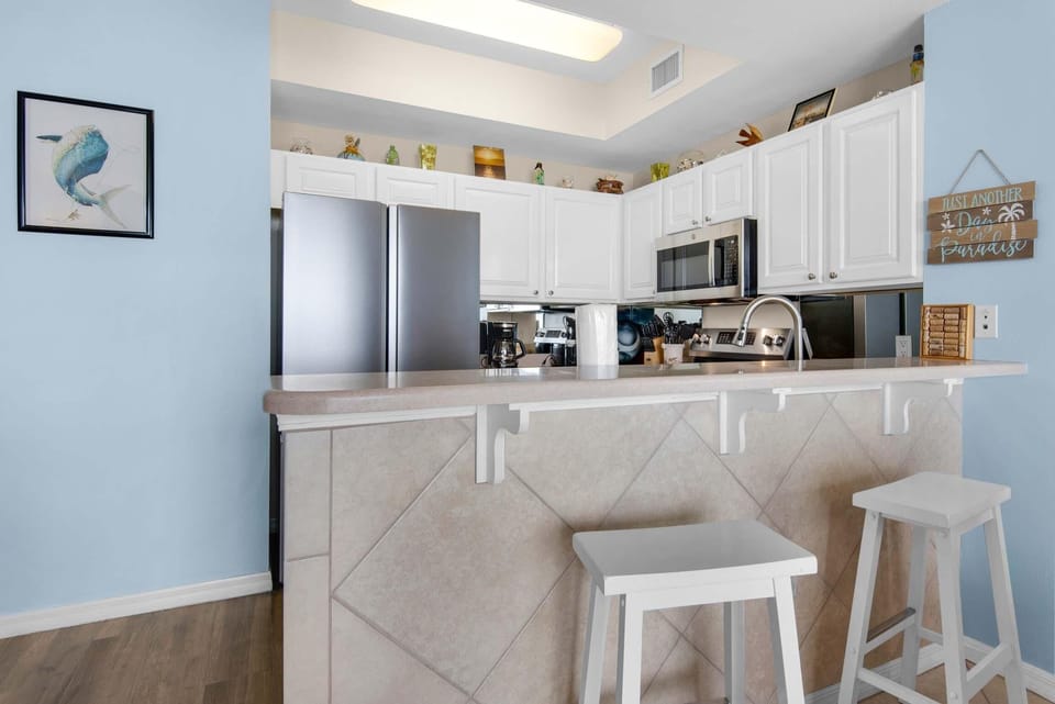 Condo, 1 King Bed with Sofa bed (Inn At Summerwind 304 - Hooked on the) | Private kitchen | Oven, toaster