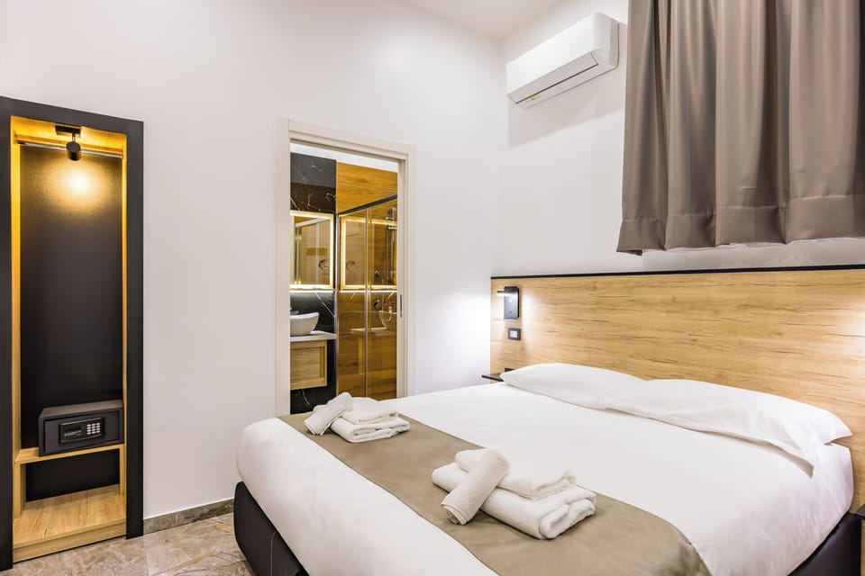 Economy Double or Twin Room | Desk, laptop workspace, WiFi (free), bed sheets