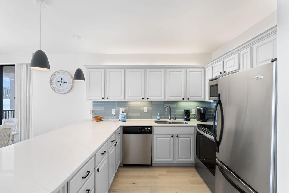 Condo, Multiple Beds (Romar Place 806) | Private kitchen | Oven, toaster