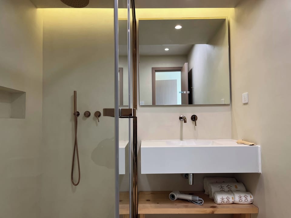 Elite Double Room, Garden View | Soundproofing, free WiFi