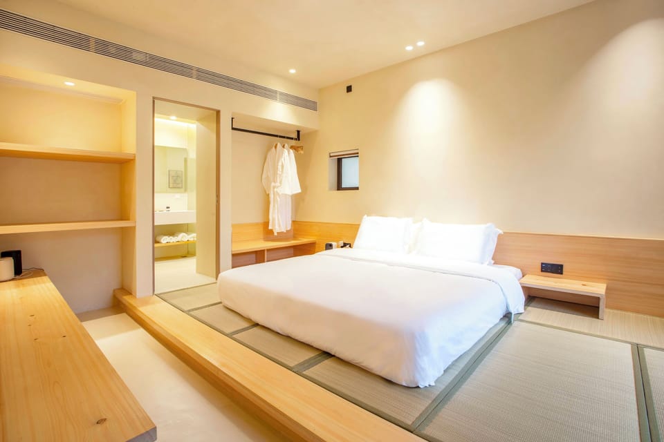 Family Triple Room, Garden View | Soundproofing, free WiFi
