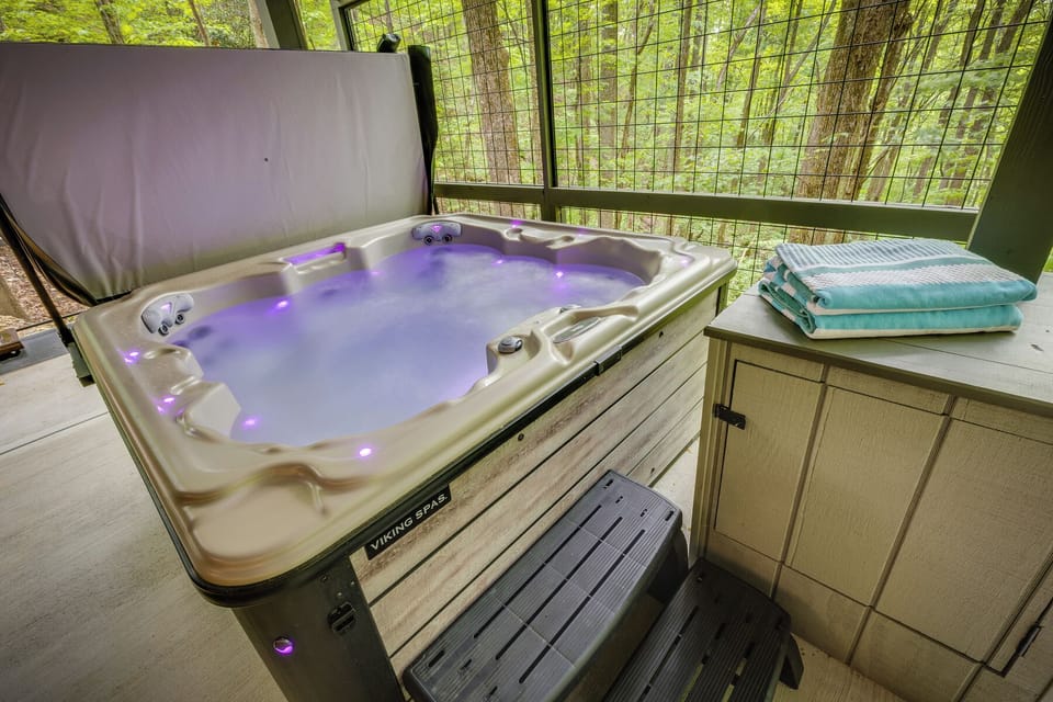 Soak, Relax, Unwind – Your Private Hot Tub Awaits!