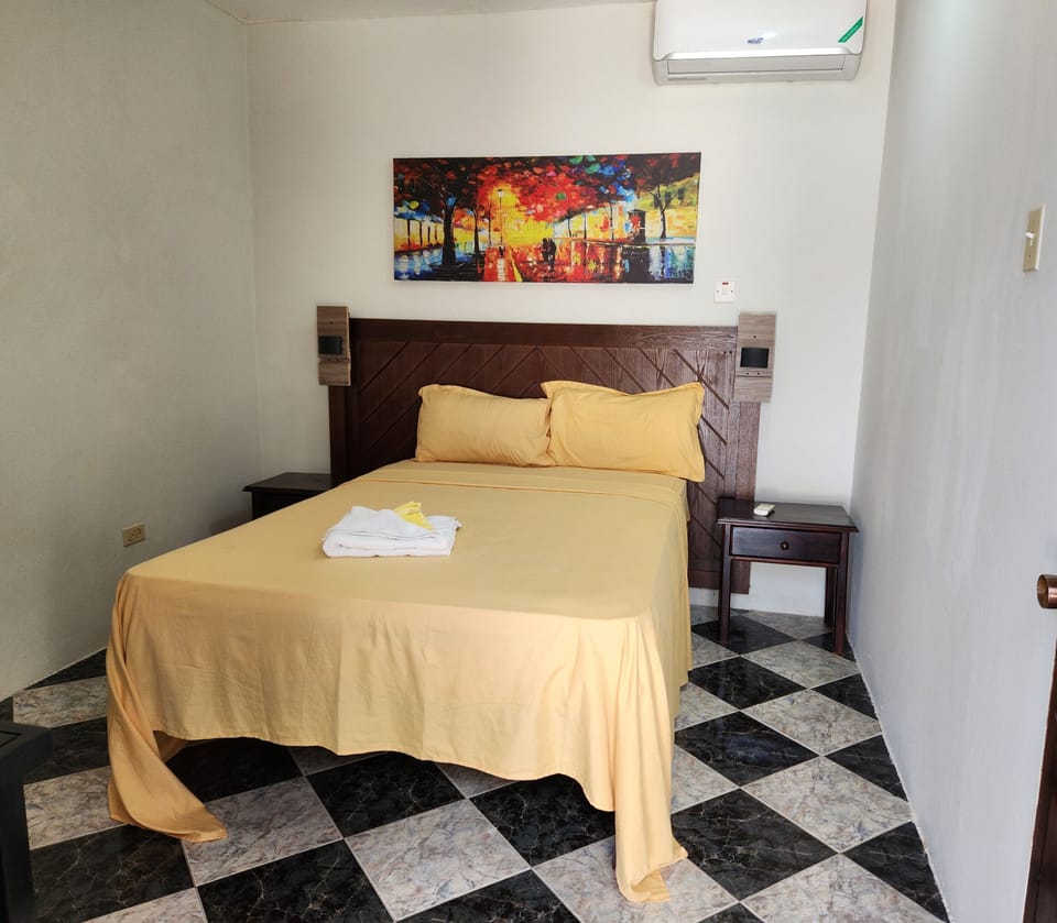 WiFi (free), bed sheets