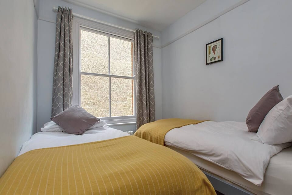 3717e0c4-2f96-4dc5-bf47-1879c344a44d