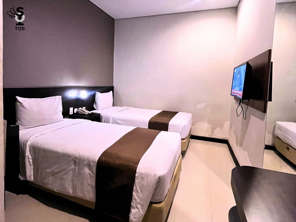 Soundproofing, free WiFi, bed sheets