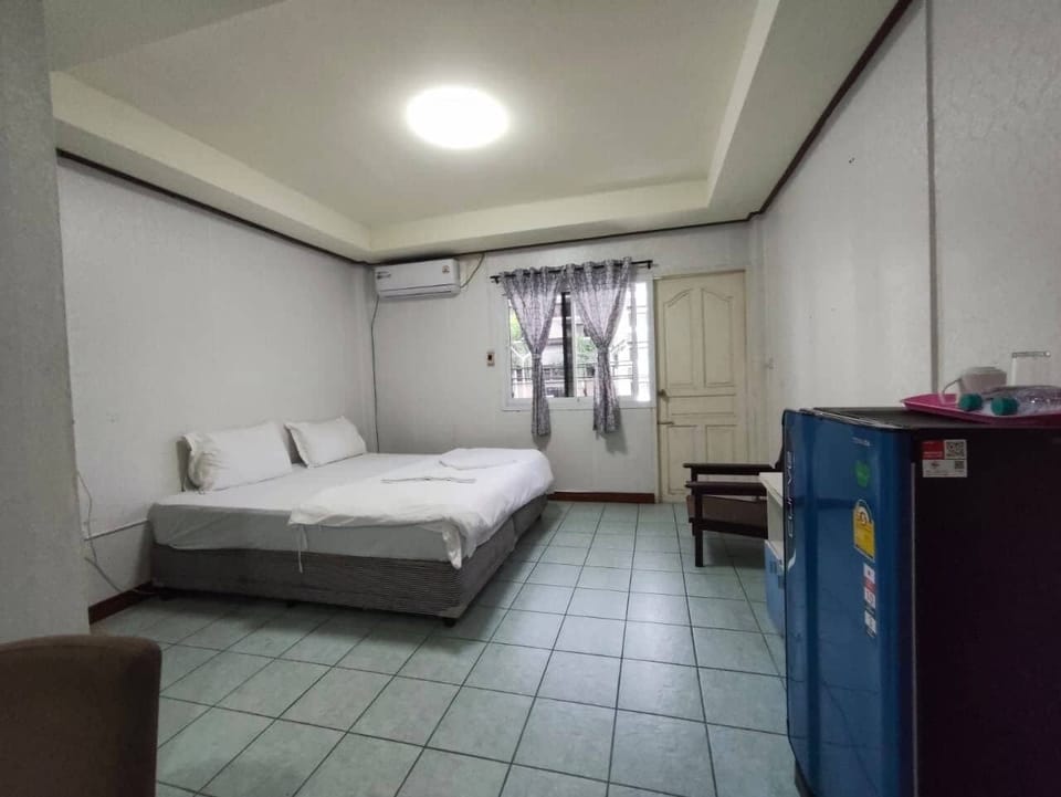 Deluxe Double Room, 1 Bedroom, Balcony, City View | In-room safe, iron/ironing board, free WiFi