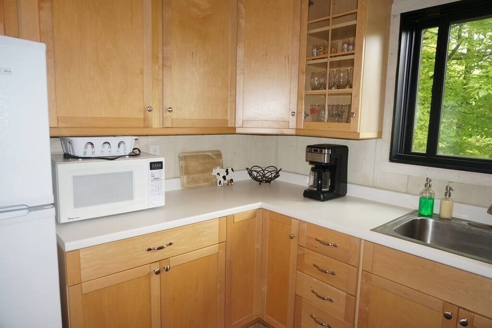 Warm wood tones for a cozy kitchen!