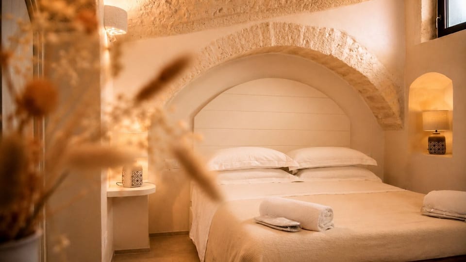 Superior Room | Premium bedding, down comforters, memory foam beds, minibar