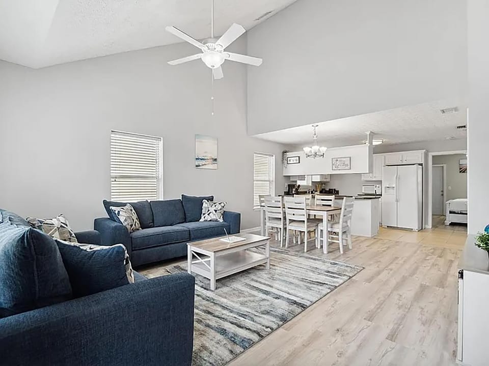 Townhome, Multiple Beds (High Tides) | Living area