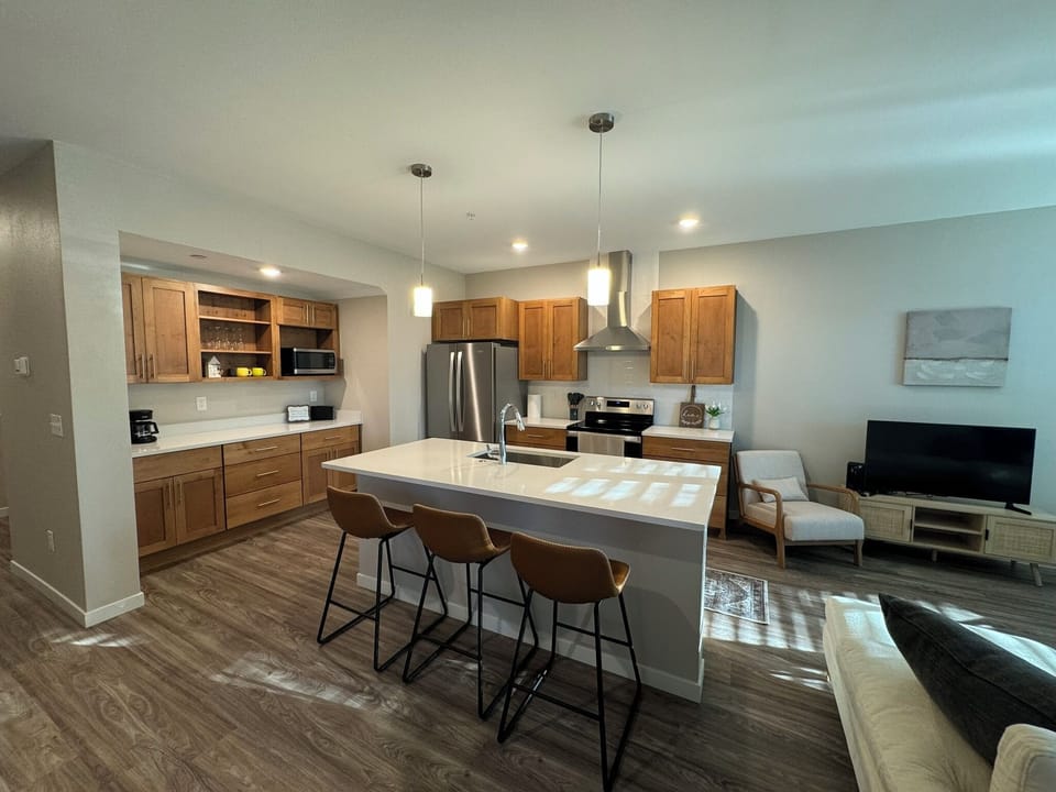 Standard Townhome | In-room dining