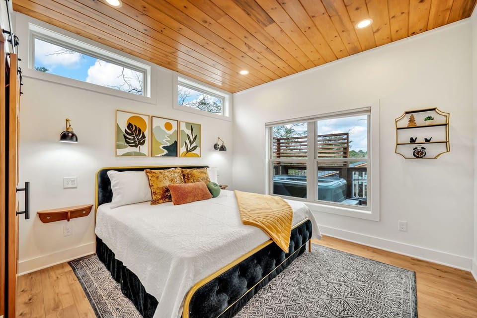 Relax in this comfortable & stylish private bedroom w/Smart TV.