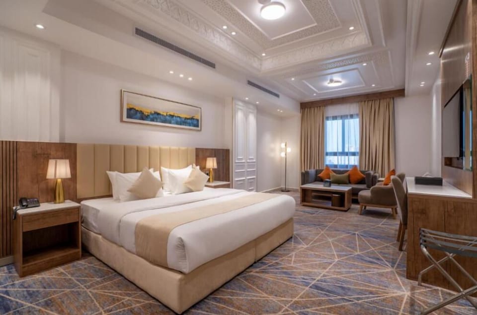Superior Double Room | In-room safe, soundproofing, iron/ironing board, free WiFi