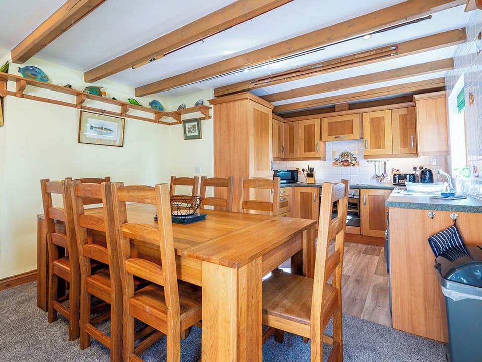 Kitchen | Royale - Gables Getaways, Beaworthy