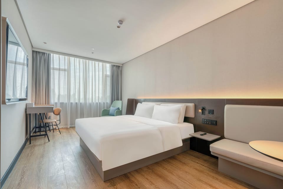 Comfort Single Room | Premium bedding, desk, laptop workspace, blackout drapes