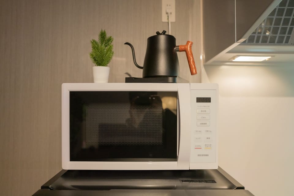 Comfort Room, Non Smoking | Private kitchen | Electric kettle