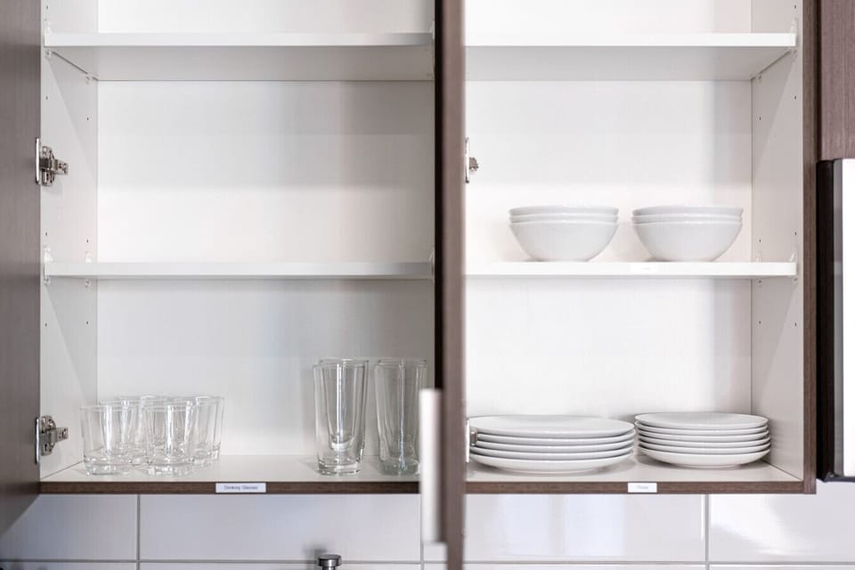Fully stocked kitchen with all that you need. Pots, pans, bakeware, salt +pepper, and olive oil!!