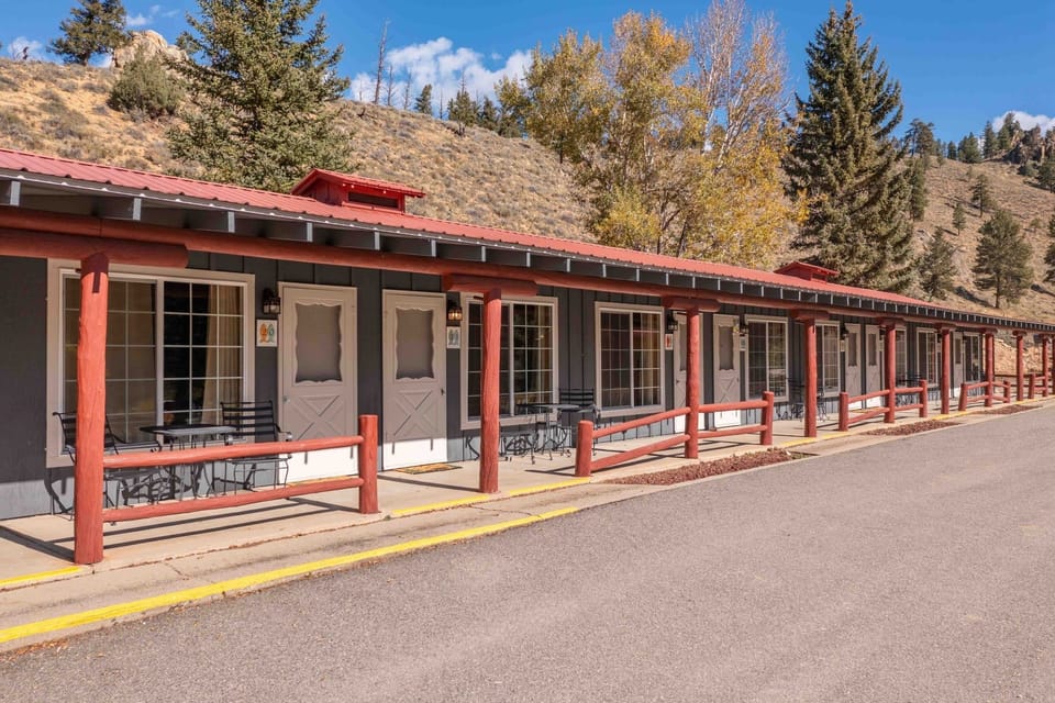 Arrive with ease to a classic lodge-style mountain retreat.