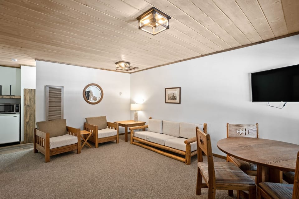 Seating area and dining table