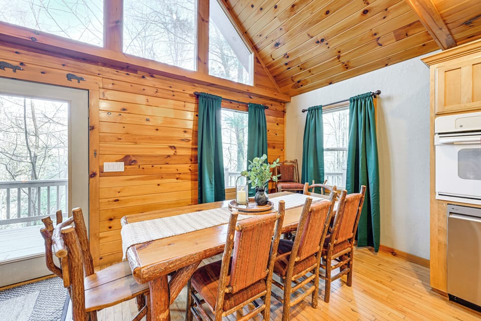 Dining Area | 1st Floor