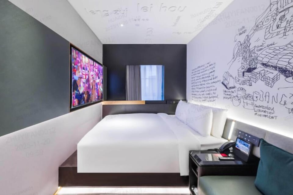 Luxury King Room | In-room safe, blackout drapes, soundproofing, WiFi (free)