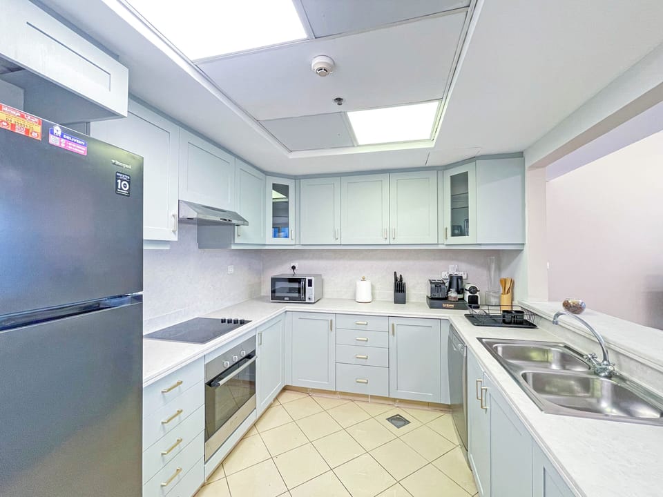 Premium Apartment, 2 Bedrooms, Lake View | Private kitchen | Fridge, microwave, oven, dishwasher