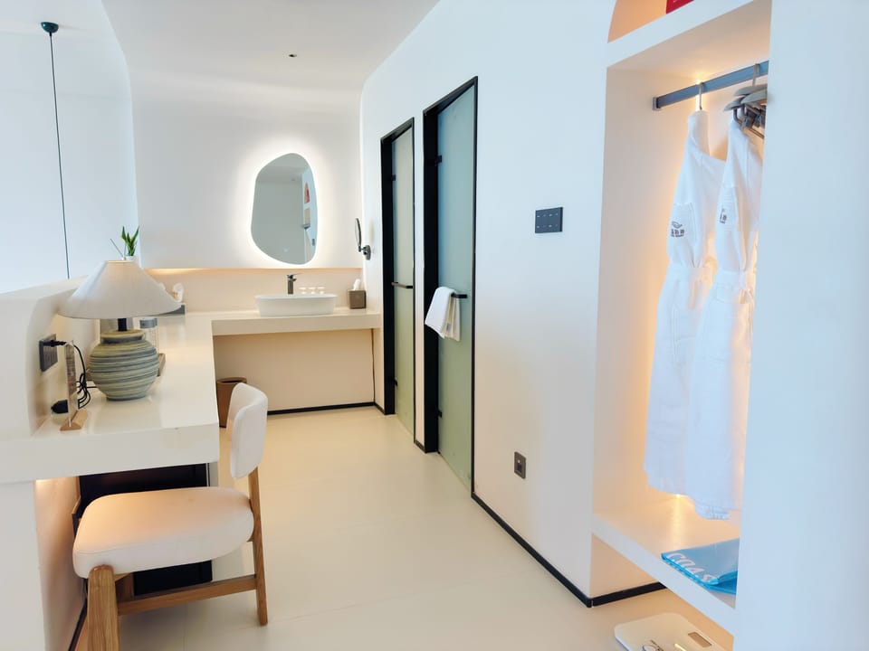 Luxury Double Room, Ocean View | Blackout drapes, iron/ironing board (on request), WiFi (free)