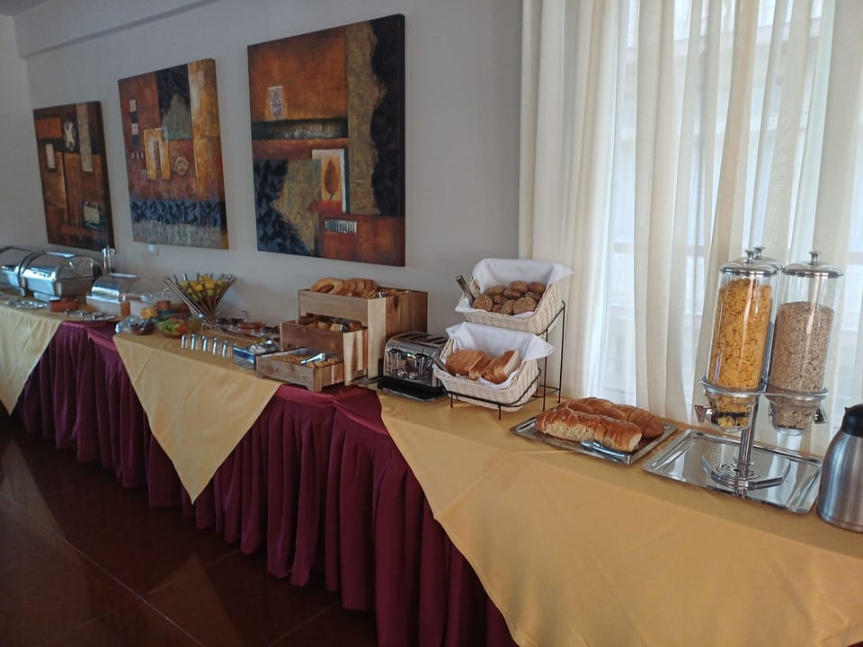 Daily buffet breakfast for a fee
