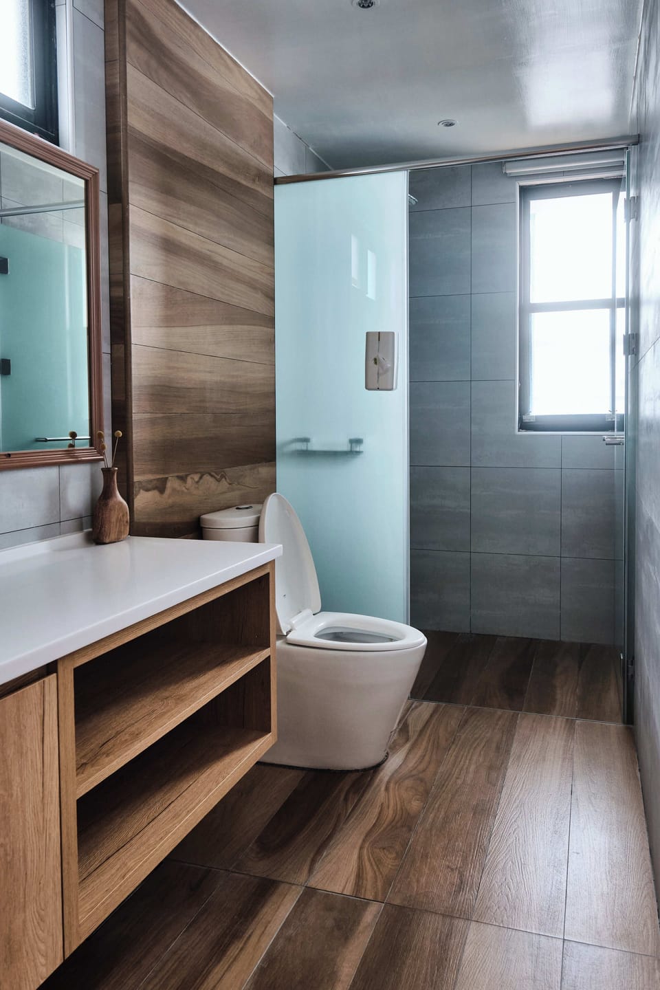 Deluxe Double Room, 1 Queen Bed, Non Smoking, Private Bathroom | Bathroom | Shower, hair dryer, towels, soap