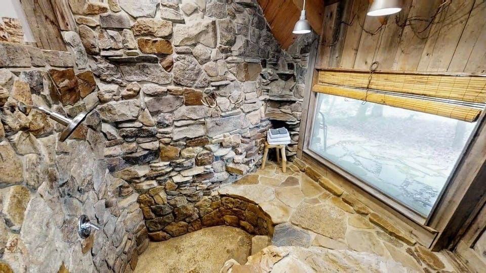 Grotto style shower