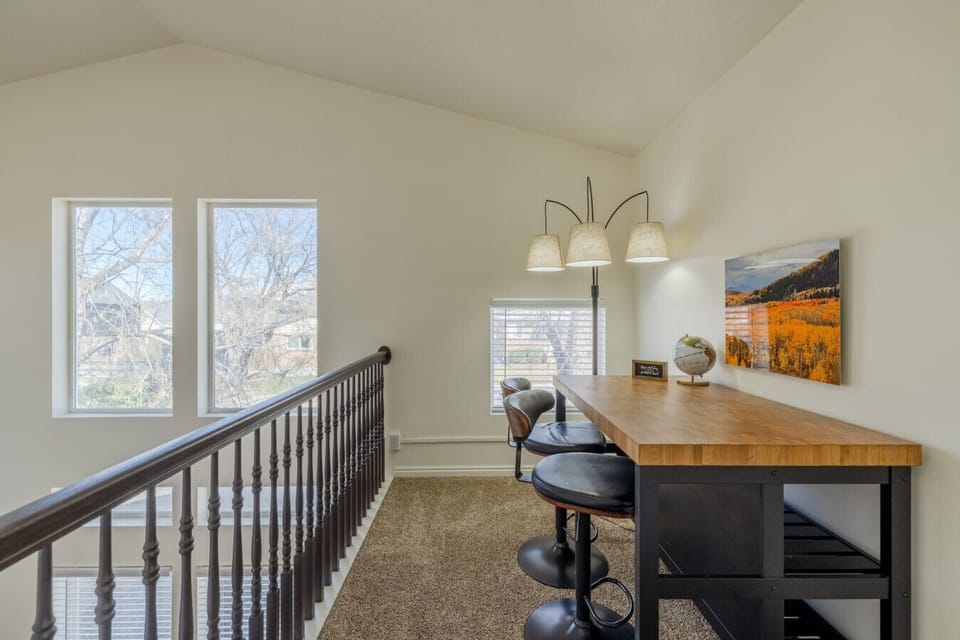 Additional Work Space in Loft